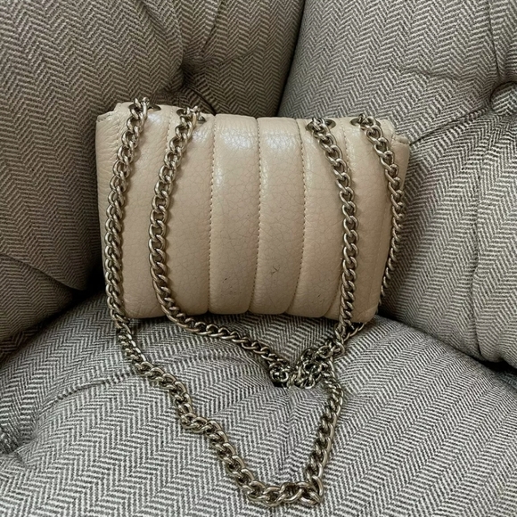 π₯³HPπ₯³Kate Spade Gold Coast Chain Beige Crossbody - Picture 7 of 12